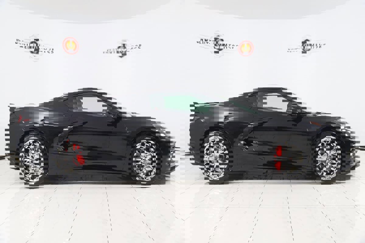 Used 2020 Chevrolet Corvette Stingray Premium Cpe w/ 3LT Preferred Equipment Group image 2