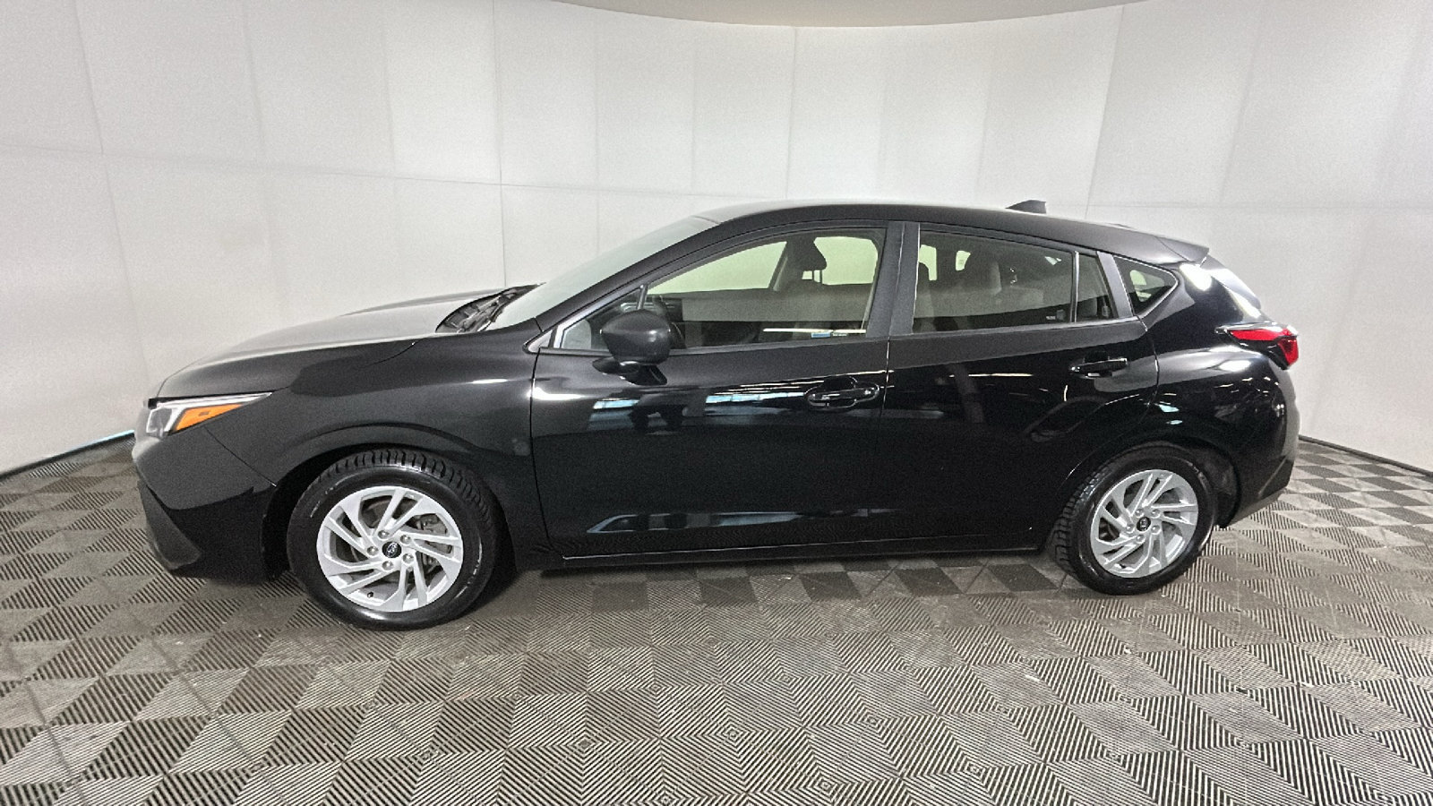 Used 2024 Subaru Impreza 2.0i AWD/4WD image 6