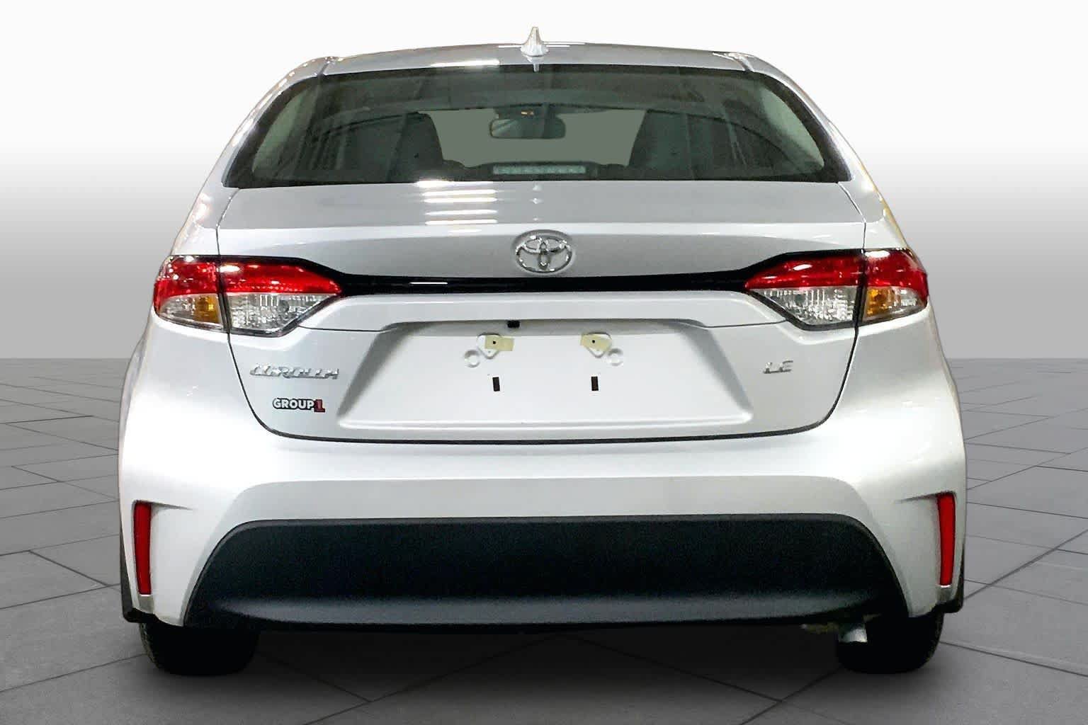 Used 2026 Toyota Corolla LE FWD image 5