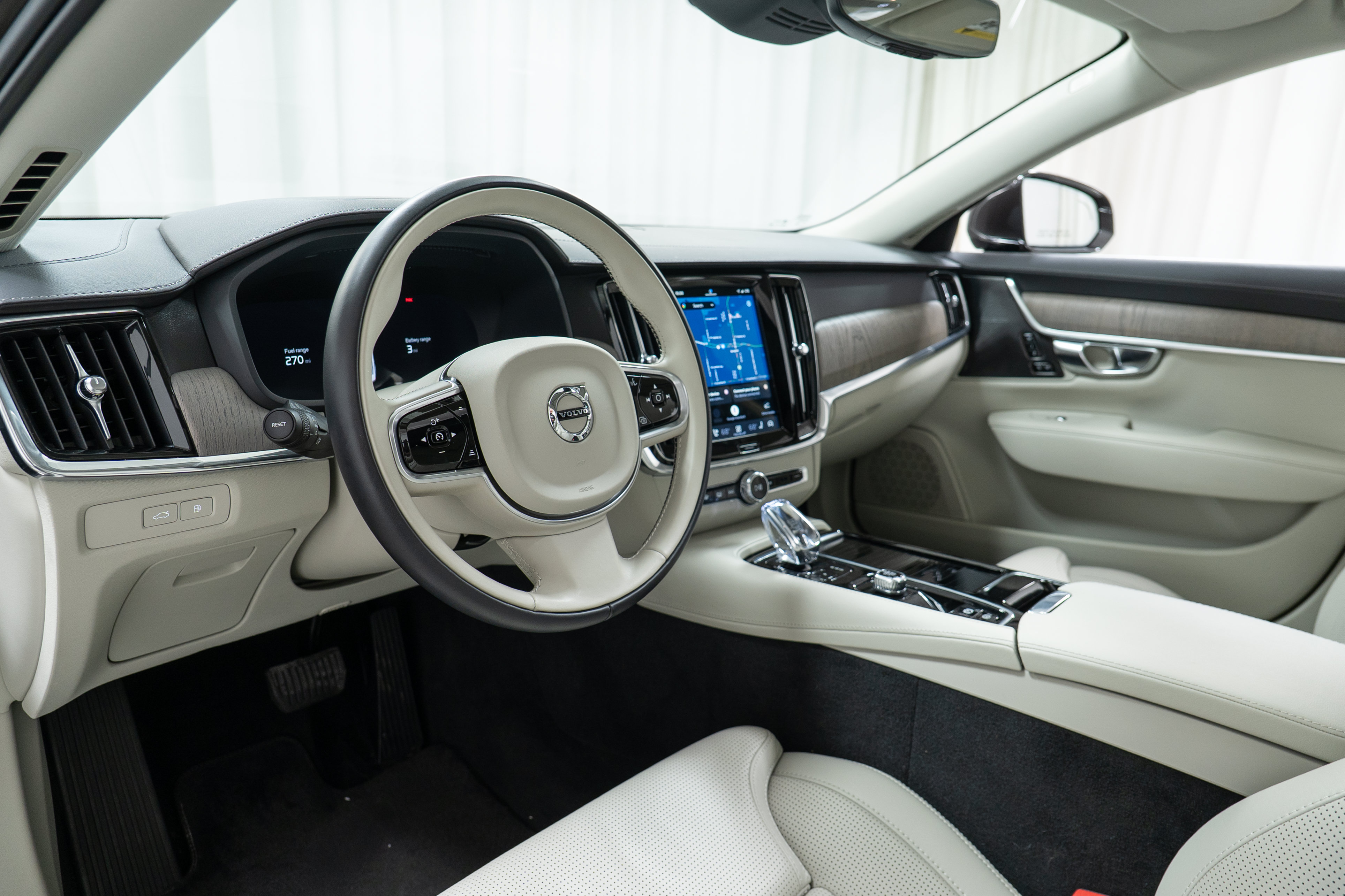 Certified 2025 Volvo S90 T8 Ultra AWD/4WD image 12