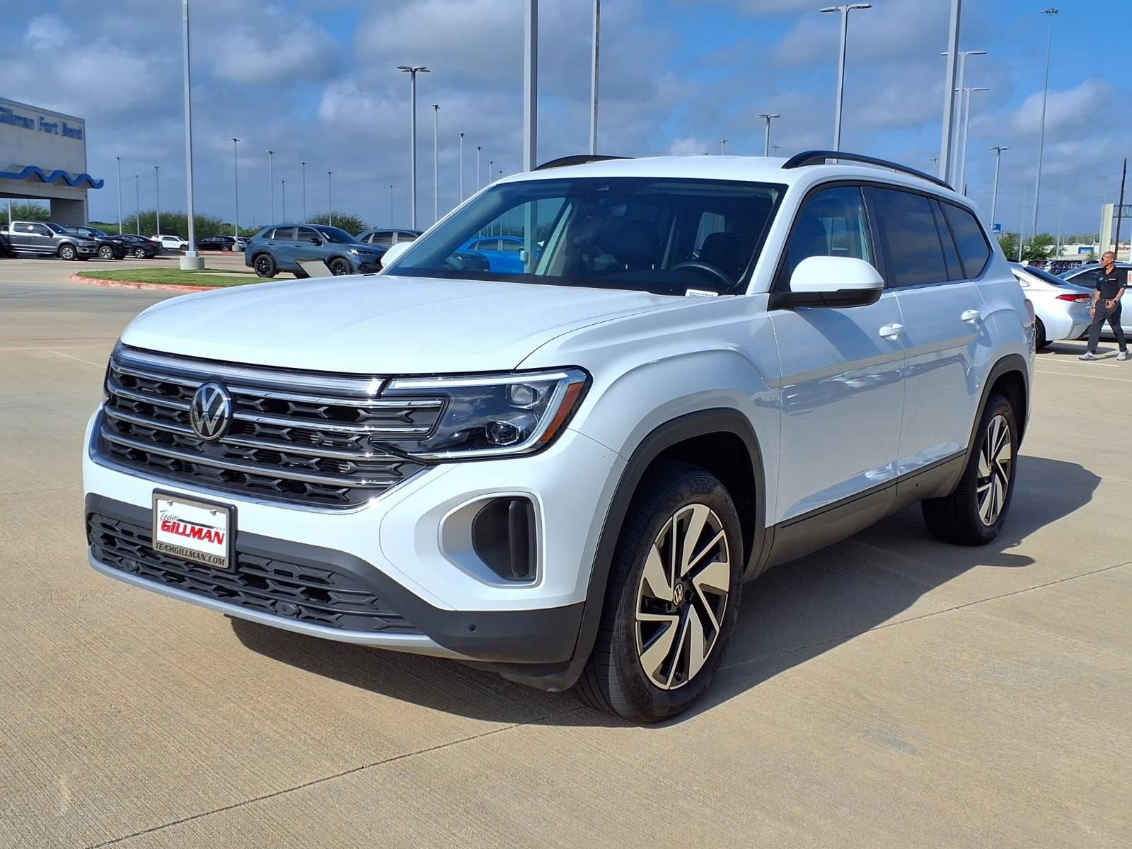 Used 2025 Volkswagen Atlas SE FWD image 4