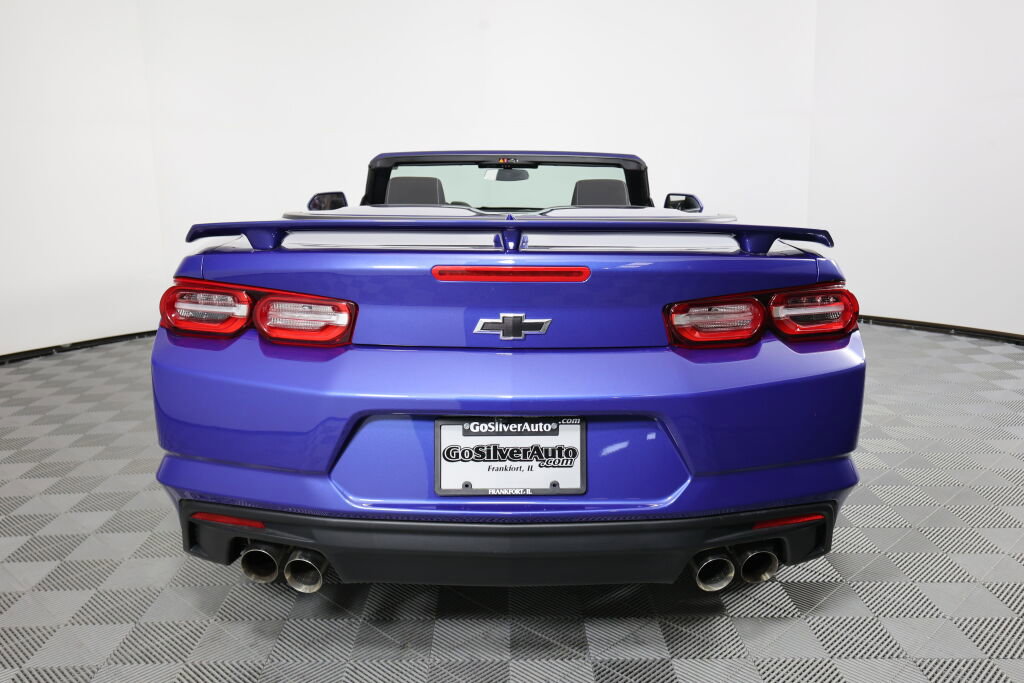 Used 2023 Chevrolet Camaro LT RWD image 6