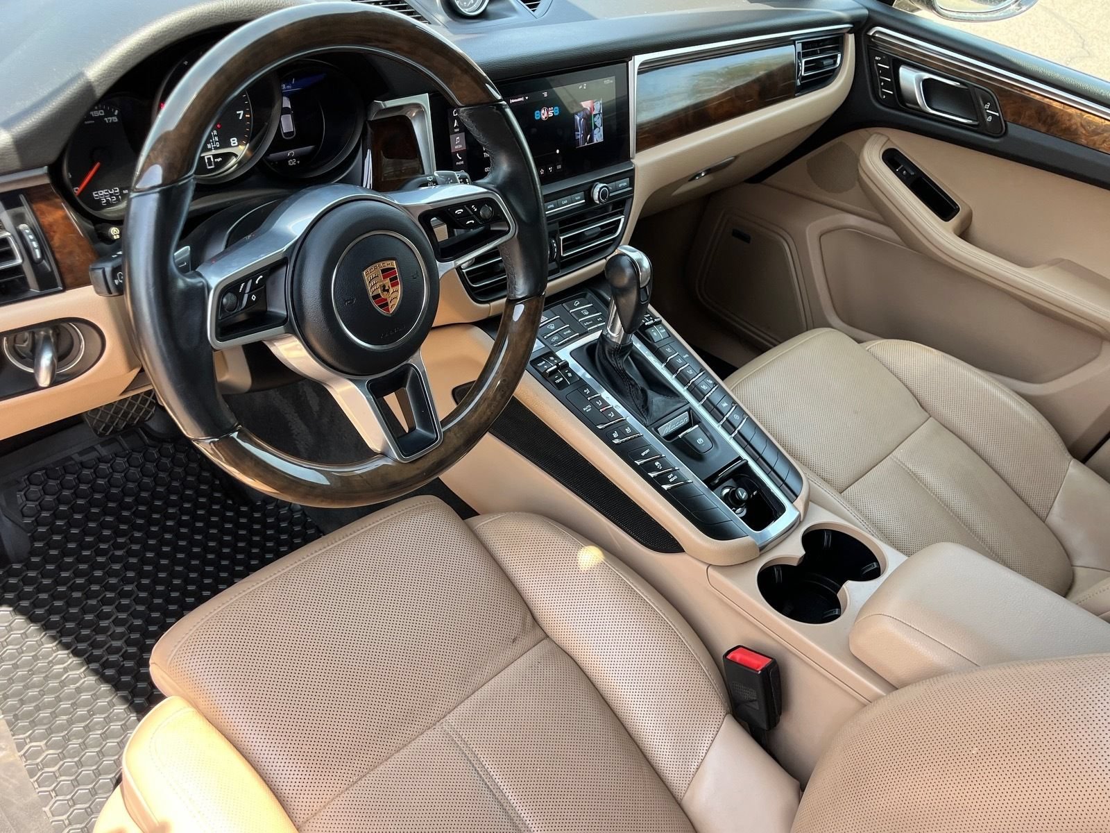 Used 2019 Porsche Macan AWD/4WD image 16