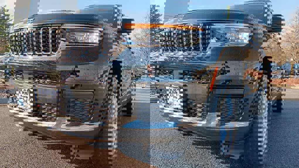 Used 2021 Jeep Grand Cherokee L Laredo w/ Luxury Tech Group I image 12