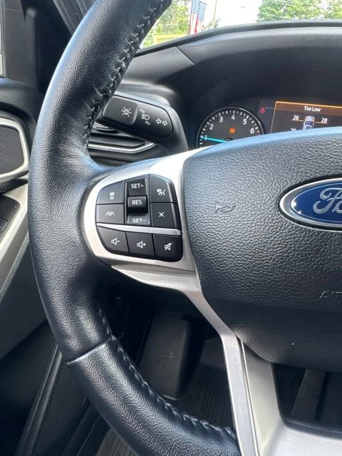 Used 2022 Ford Explorer XLT w/ Equipment Group 202A AWD/4WD image 25