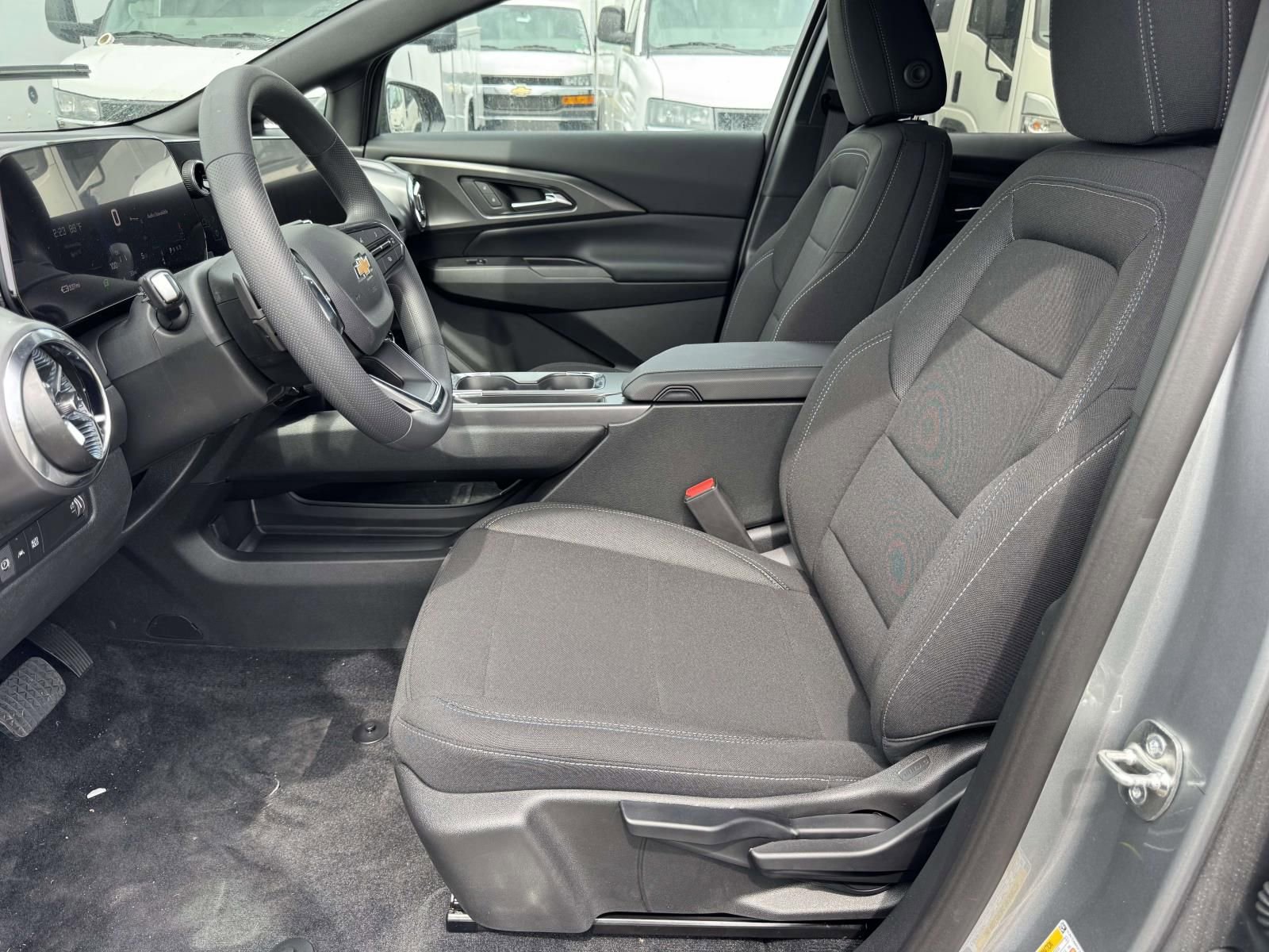 New 2026 Chevrolet Equinox EV LT image 23