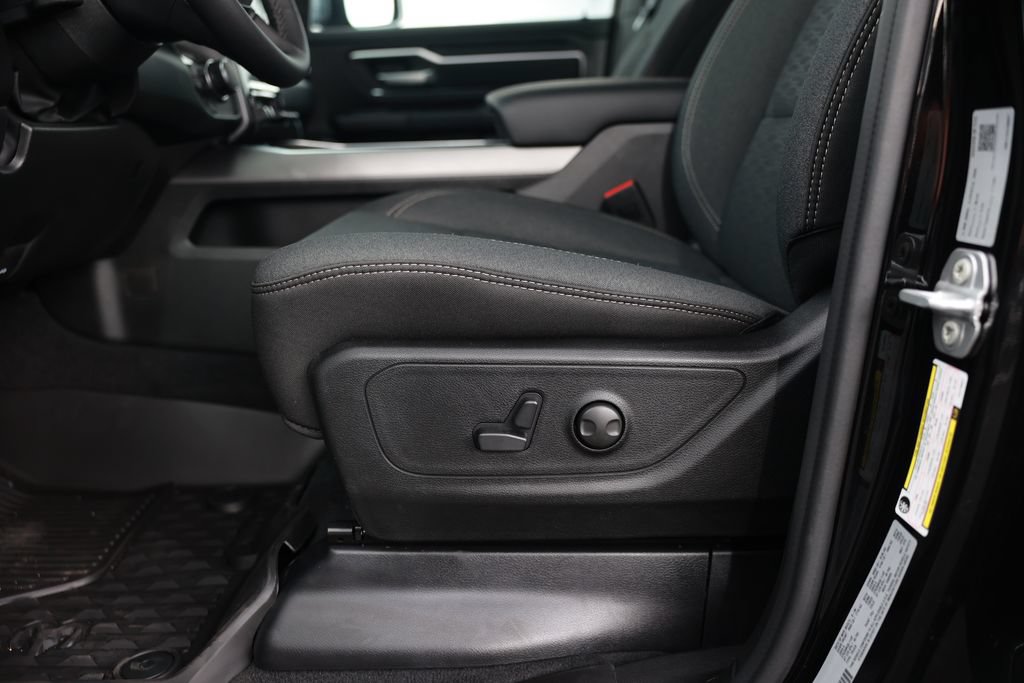 New 2026 RAM 1500 Big Horn AWD/4WD image 16