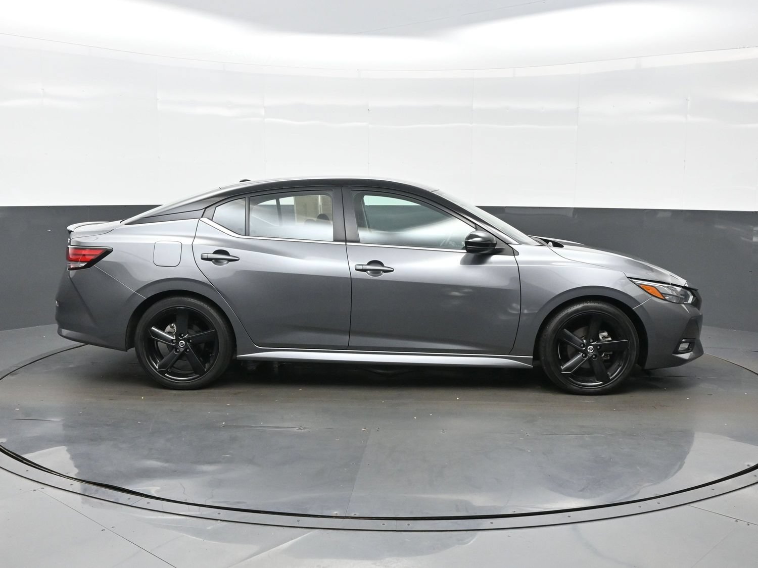 Used 2023 Nissan Sentra SR w/ Electronics Package FWD image 7