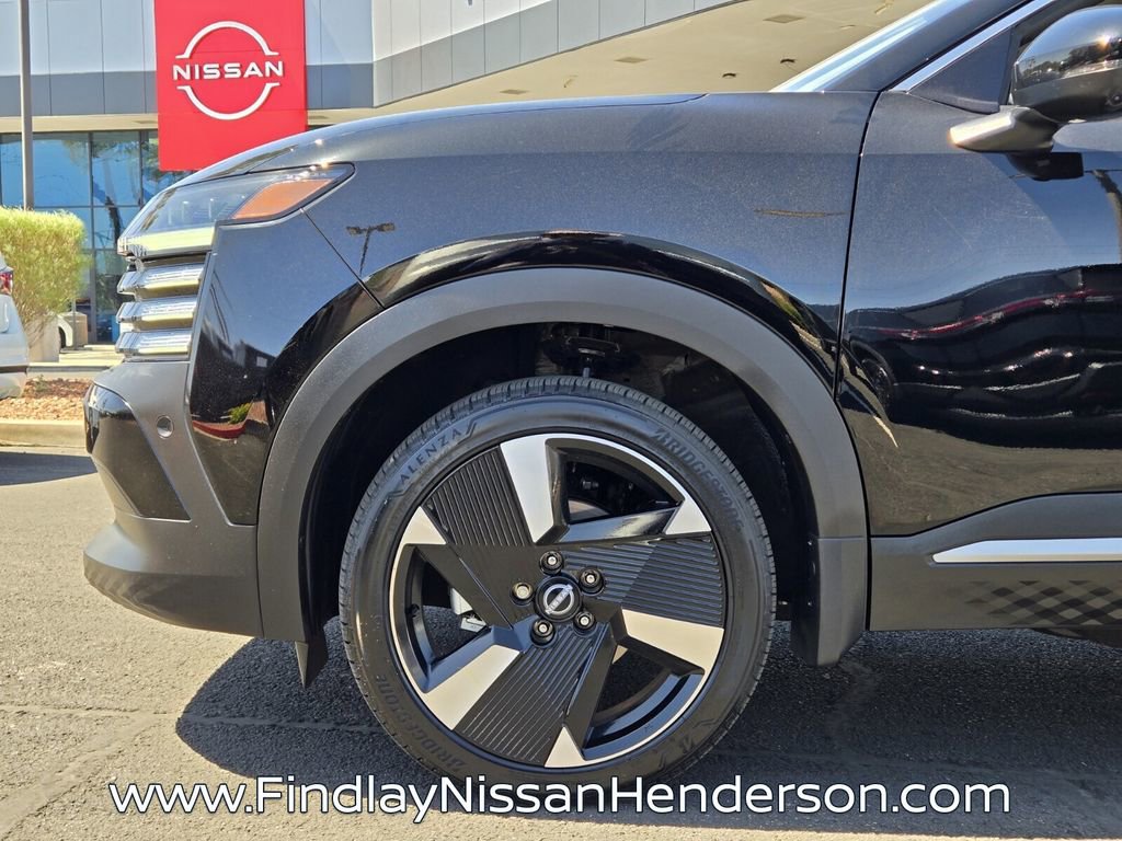 Used 2025 Nissan Kicks SR AWD/4WD image 9