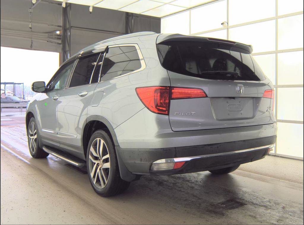 Used 2017 Honda Pilot Elite image 4