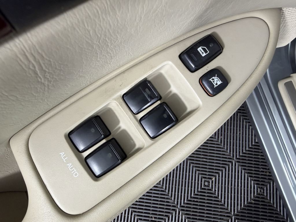 Used 2004 Lexus ES 330 image 31