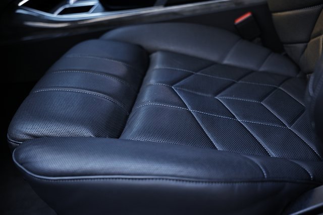 Used 2025 BMW 740i xDrive image 23