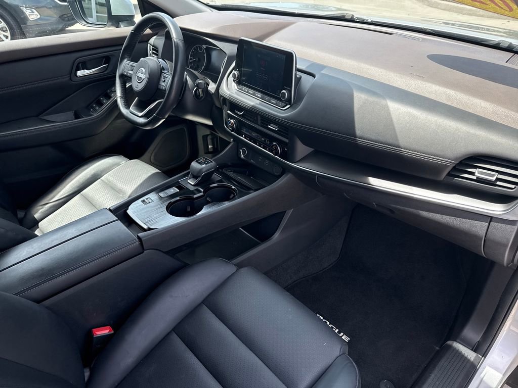 Used 2023 Nissan Rogue SV w/ SV Premium B Package image 33