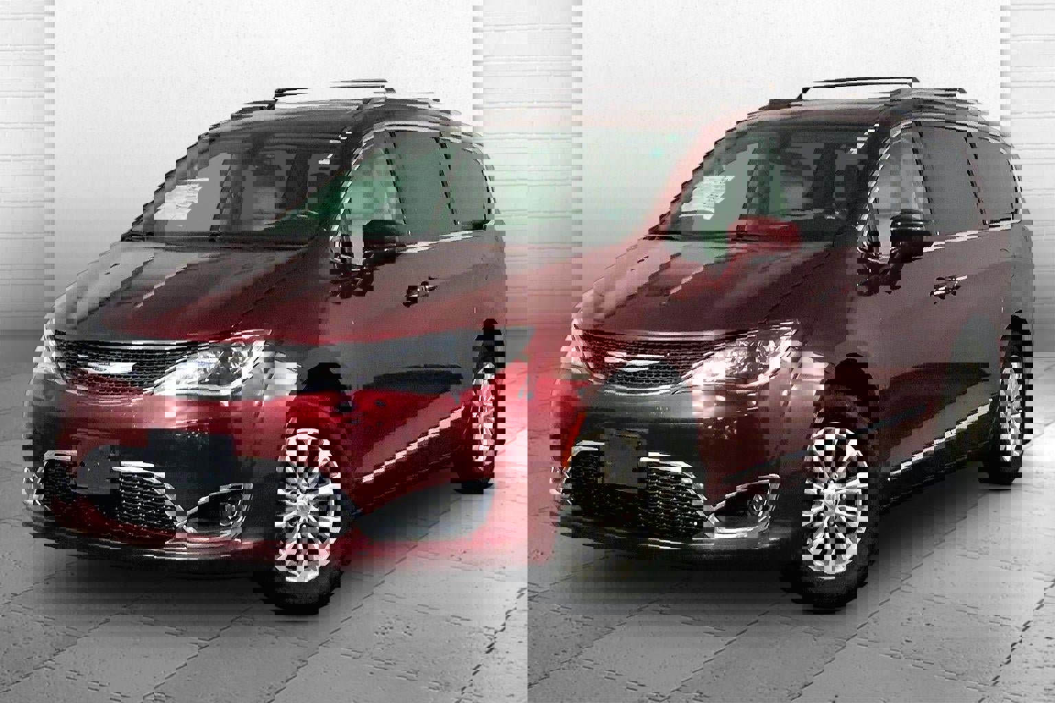 Used 2019 Chrysler Pacifica Touring-L image 12