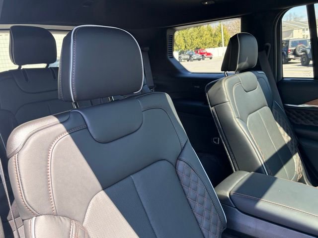 New 2026 Jeep Grand Cherokee L Summit w/ Advanced Protech Group IV AWD/4WD image 34