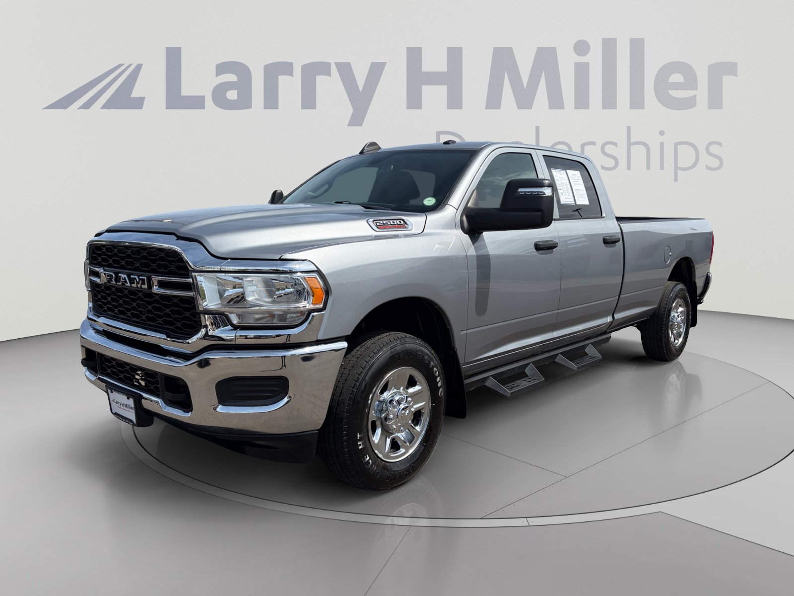 Used 2024 RAM 2500 Tradesman w/ Chrome Appearance Group AWD/4WD image 1