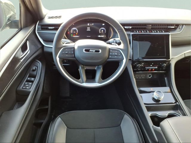 New 2025 Jeep Grand Cherokee Altitude AWD/4WD image 11
