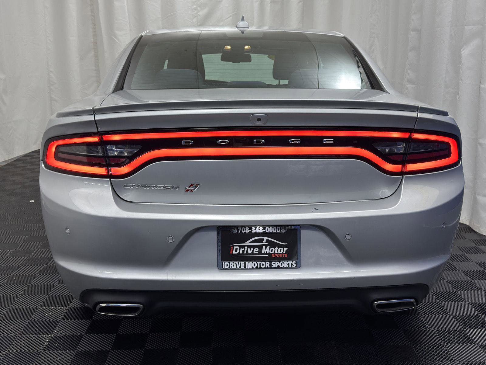 Used 2019 Dodge Charger SXT image 5