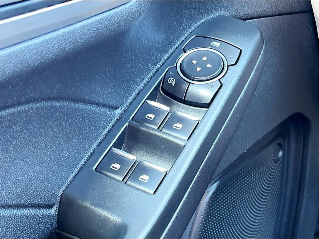 Used 2022 Ford Escape Titanium w/ Class II Trailer Tow Package image 18