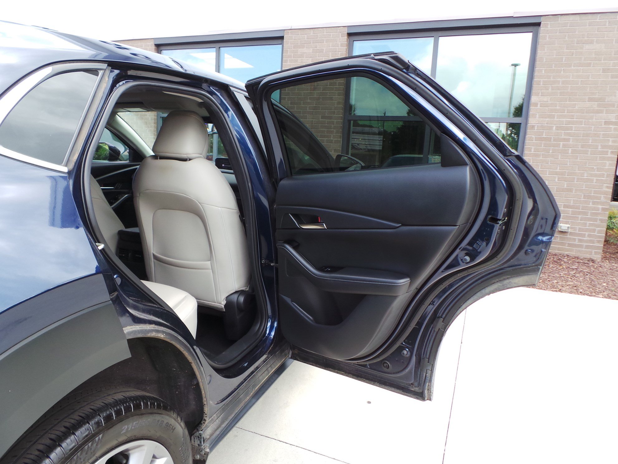 Used 2021 MAZDA CX-30 FWD 2.5 S w/ Preferred Package image 33