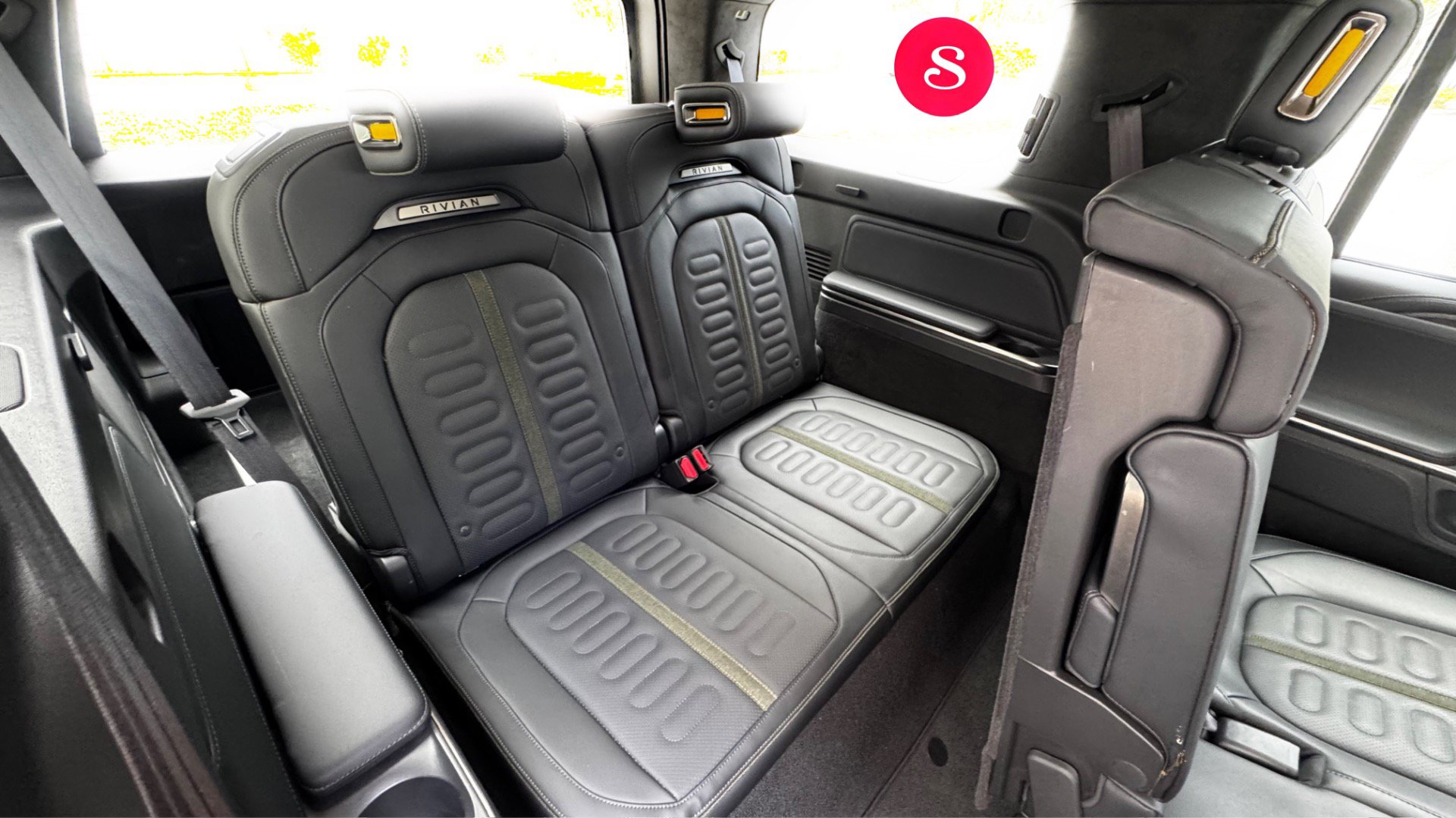 Used 2024 Rivian R1S Adventure AWD/4WD image 20