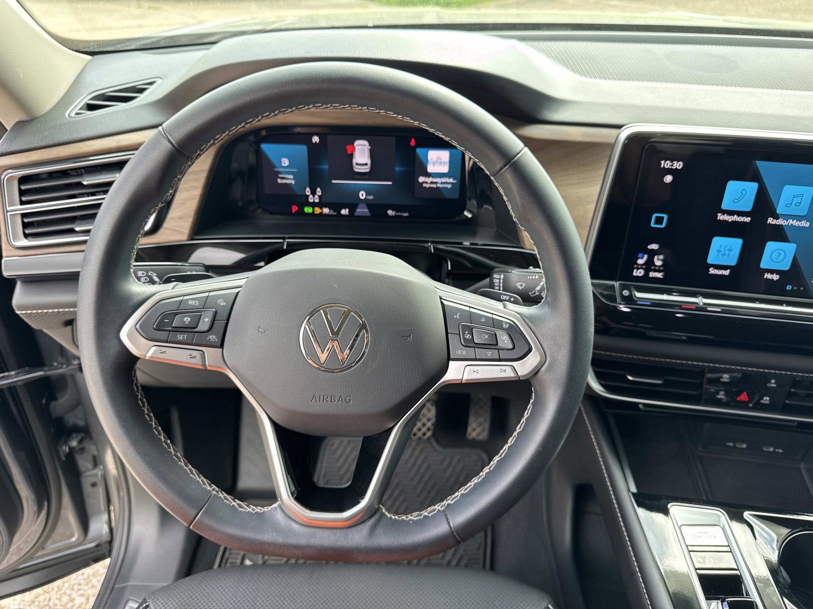 Used 2024 Volkswagen Atlas SE image 19