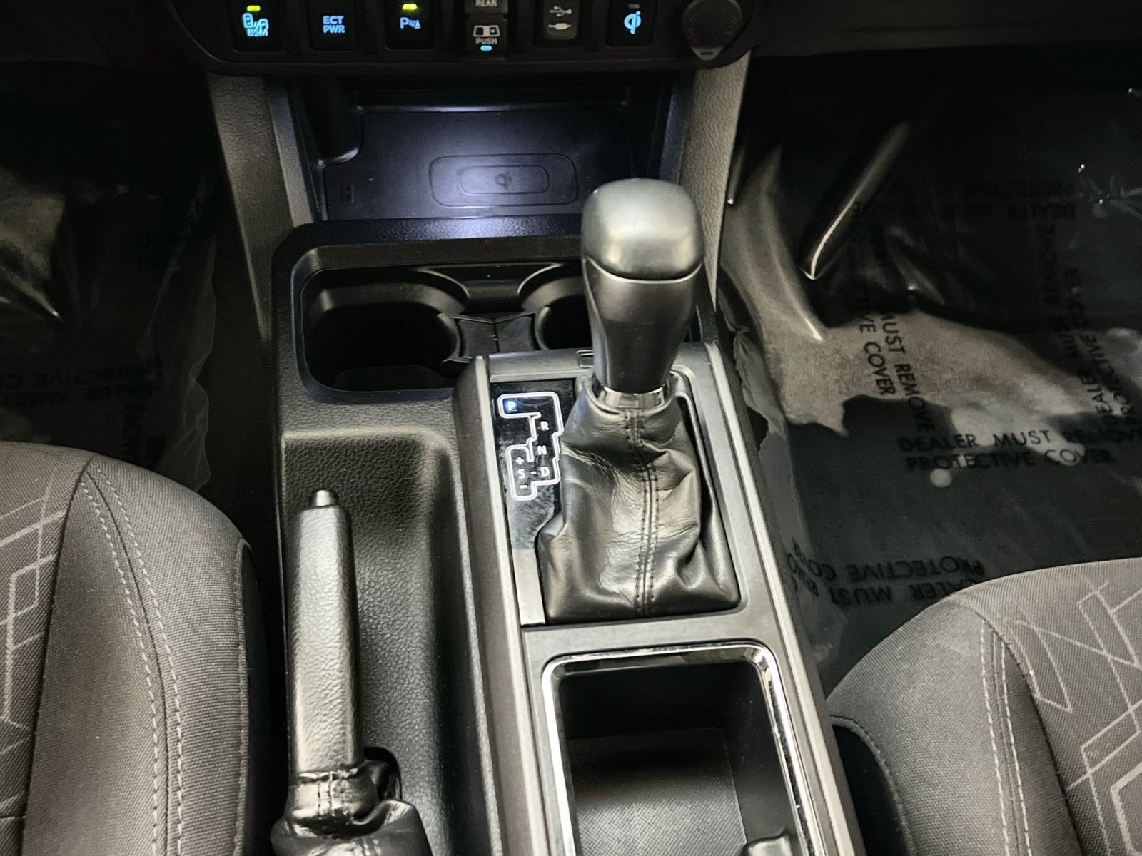 Used 2018 Toyota Tacoma TRD Off-Road w/ Technology Package AWD/4WD image 21
