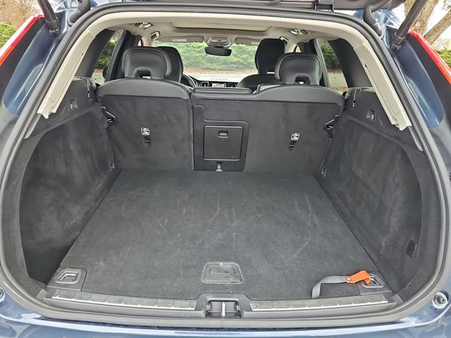 Used 2024 Volvo XC60 B5 Plus image 17