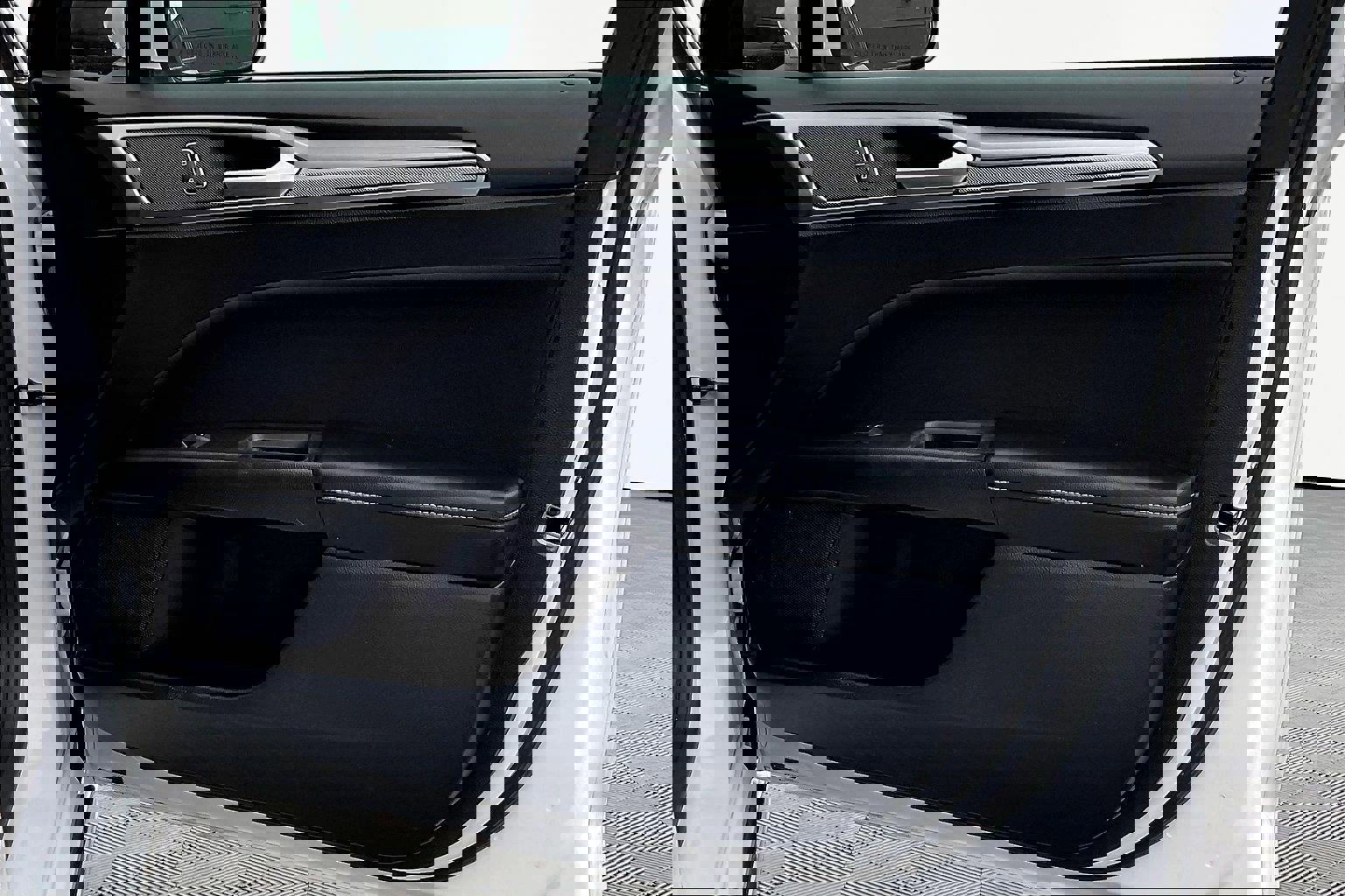 Used 2020 Ford Fusion SE image 27