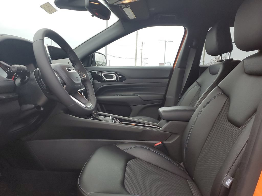 New 2026 Jeep Compass Latitude AWD/4WD image 16