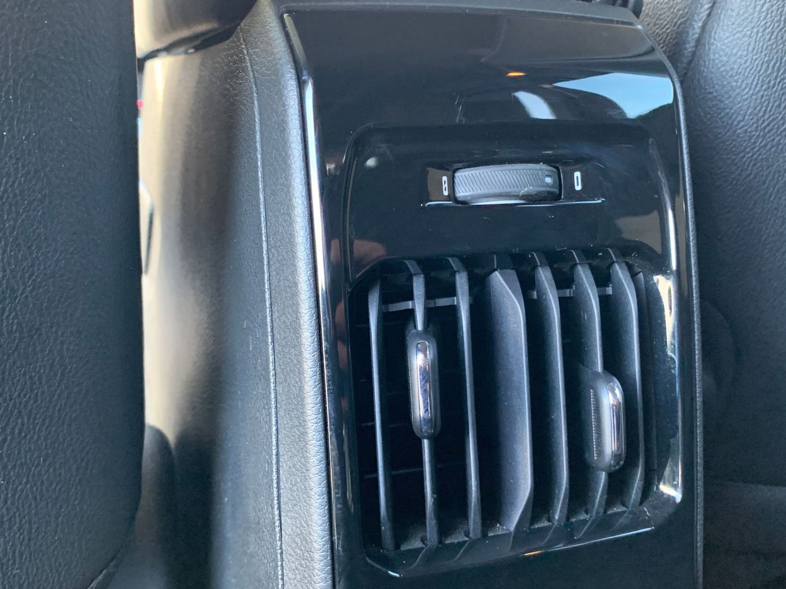 Used 2025 Jeep Compass Limited image 24