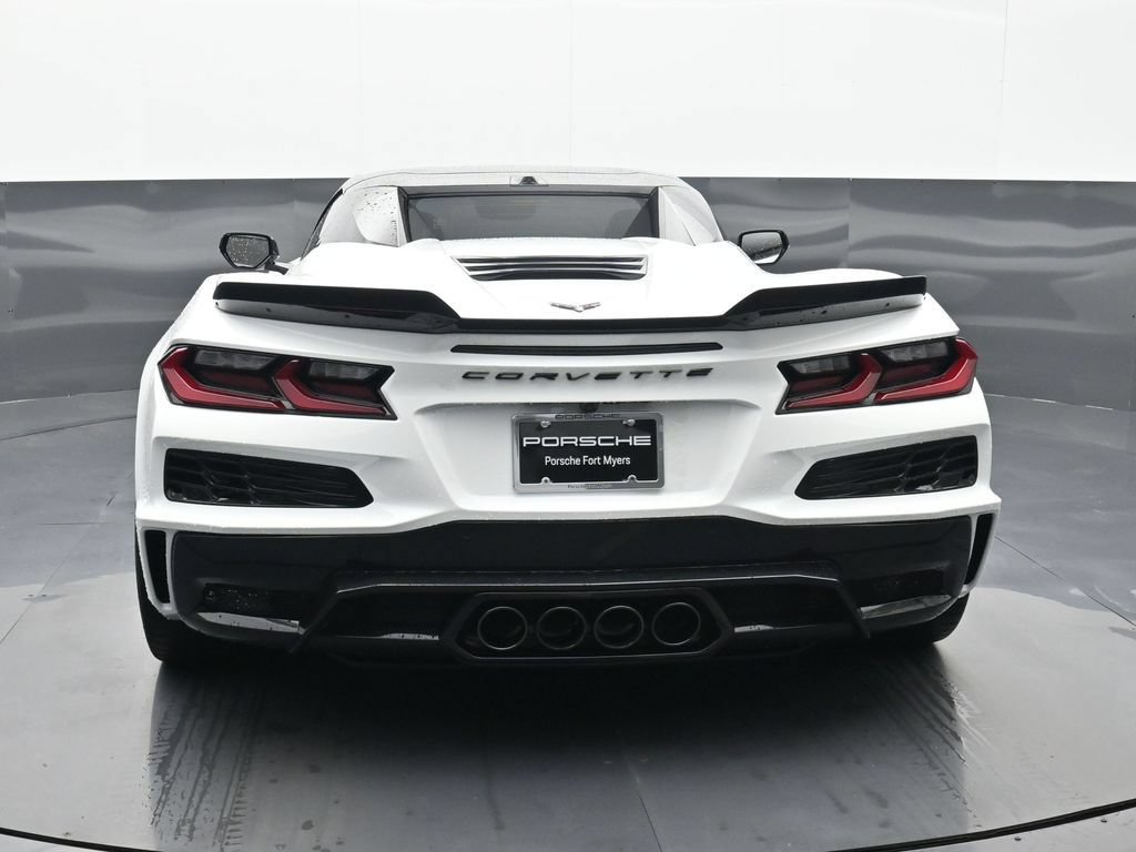 Used 2025 Chevrolet Corvette Z06 RWD image 16
