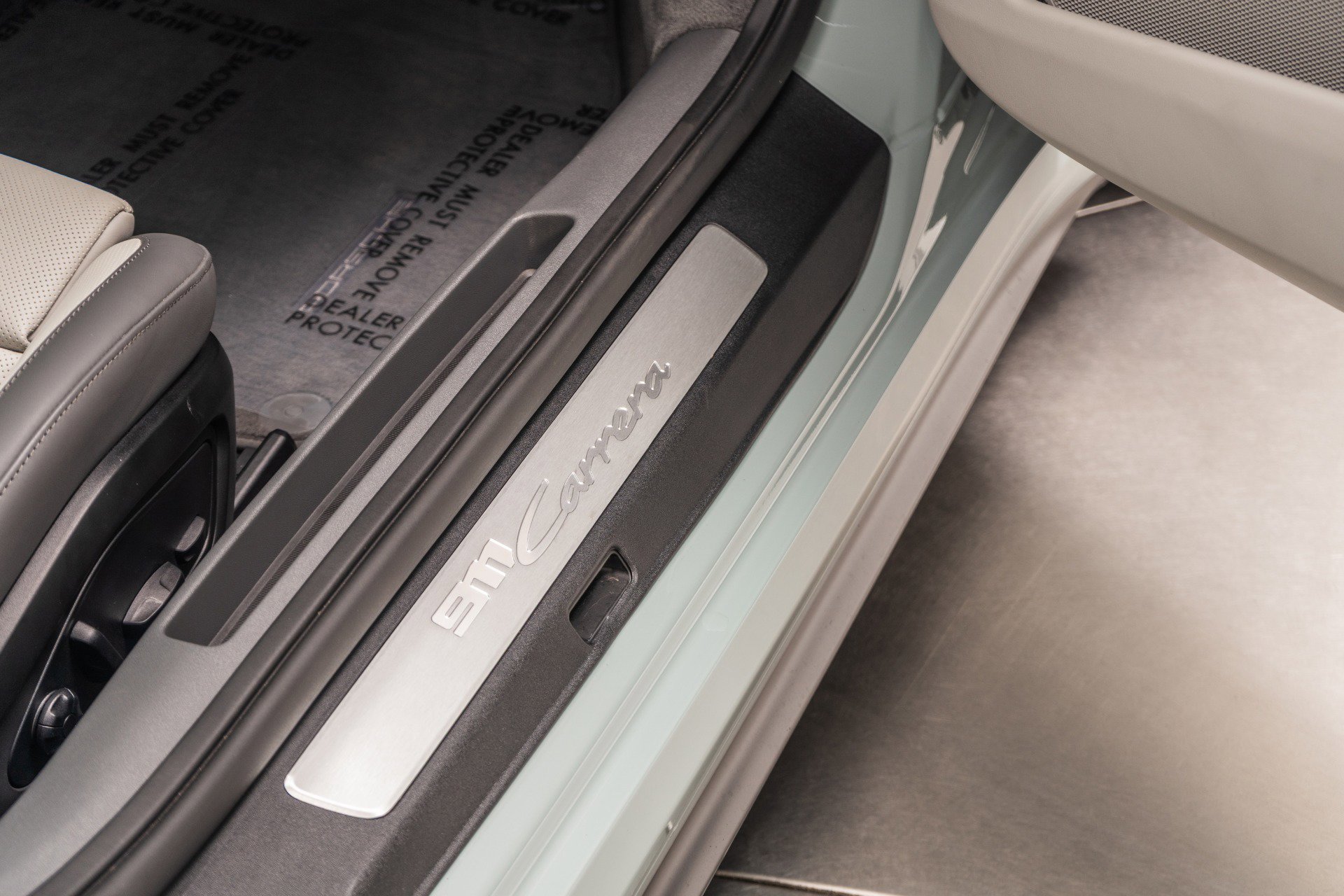 Used 2025 Porsche 911 Carrera image 32