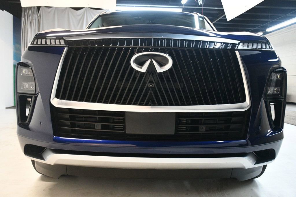 Used 2025 INFINITI QX80 Sensory image 12
