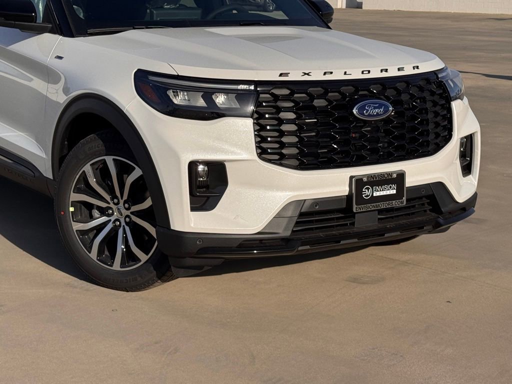 New 2026 Ford Explorer ST-Line image 3