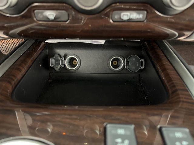 Used 2016 Nissan Pathfinder SL image 31