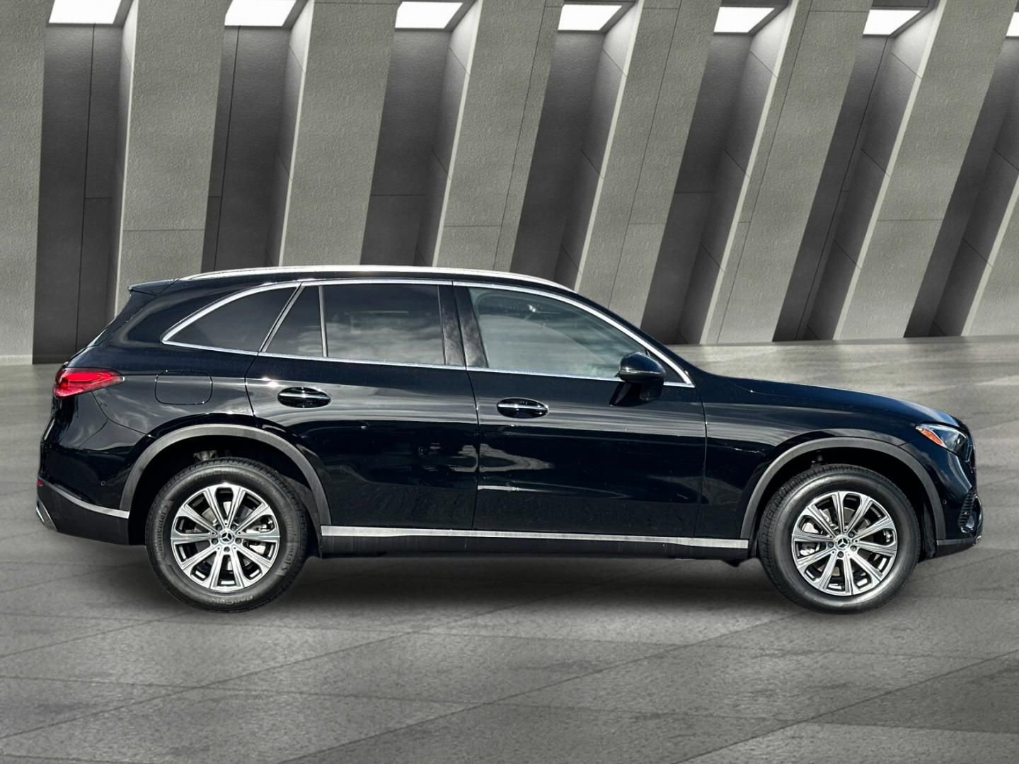 Certified 2024 Mercedes-Benz GLC 300 4MATIC image 3