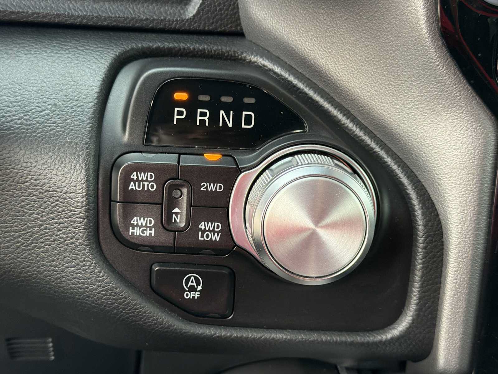 Used 2023 RAM 1500 Laramie AWD/4WD image 5