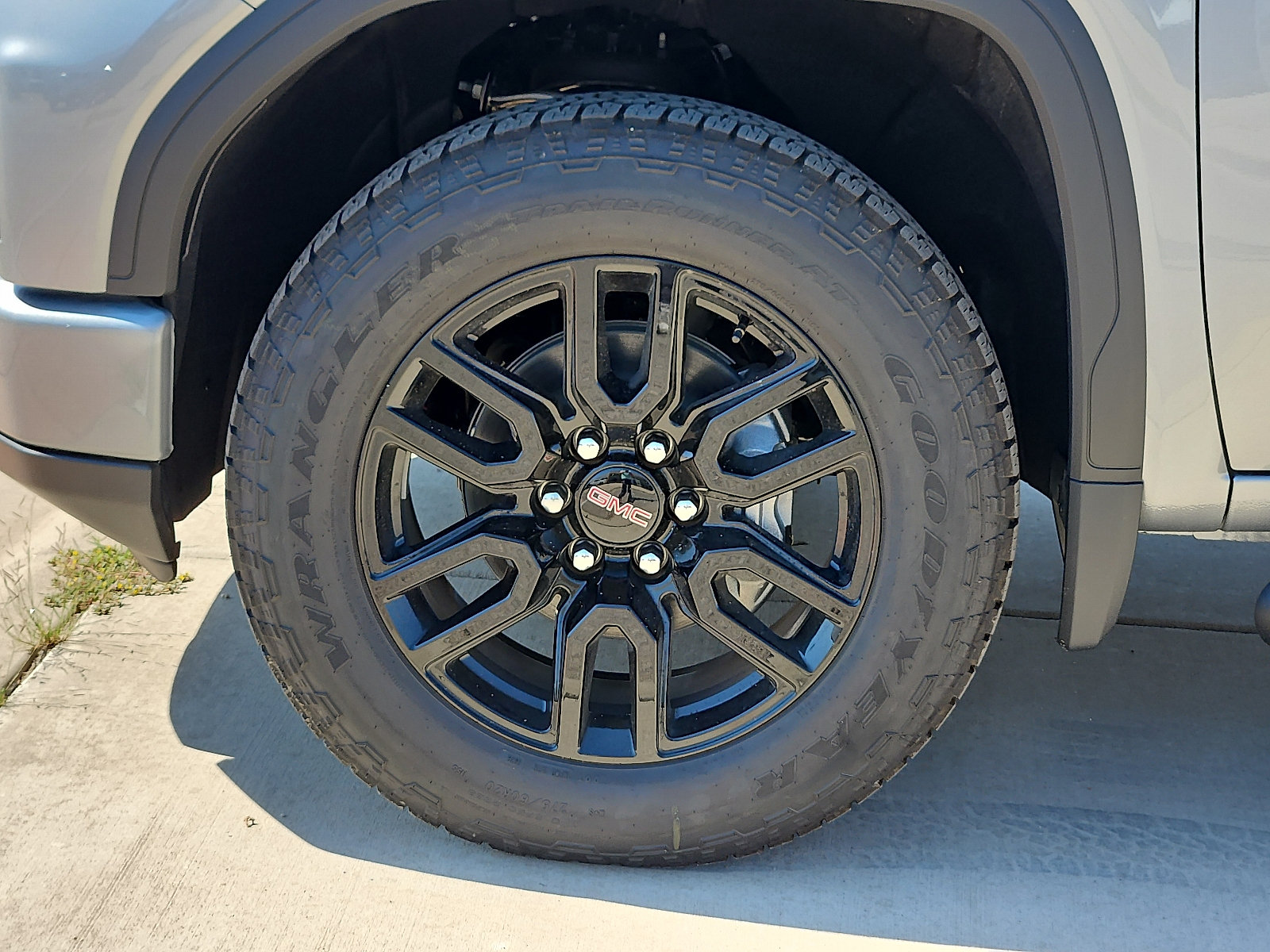 New 2026 GMC Sierra 1500 Elevation w/ Elevation Select Package AWD/4WD image 9