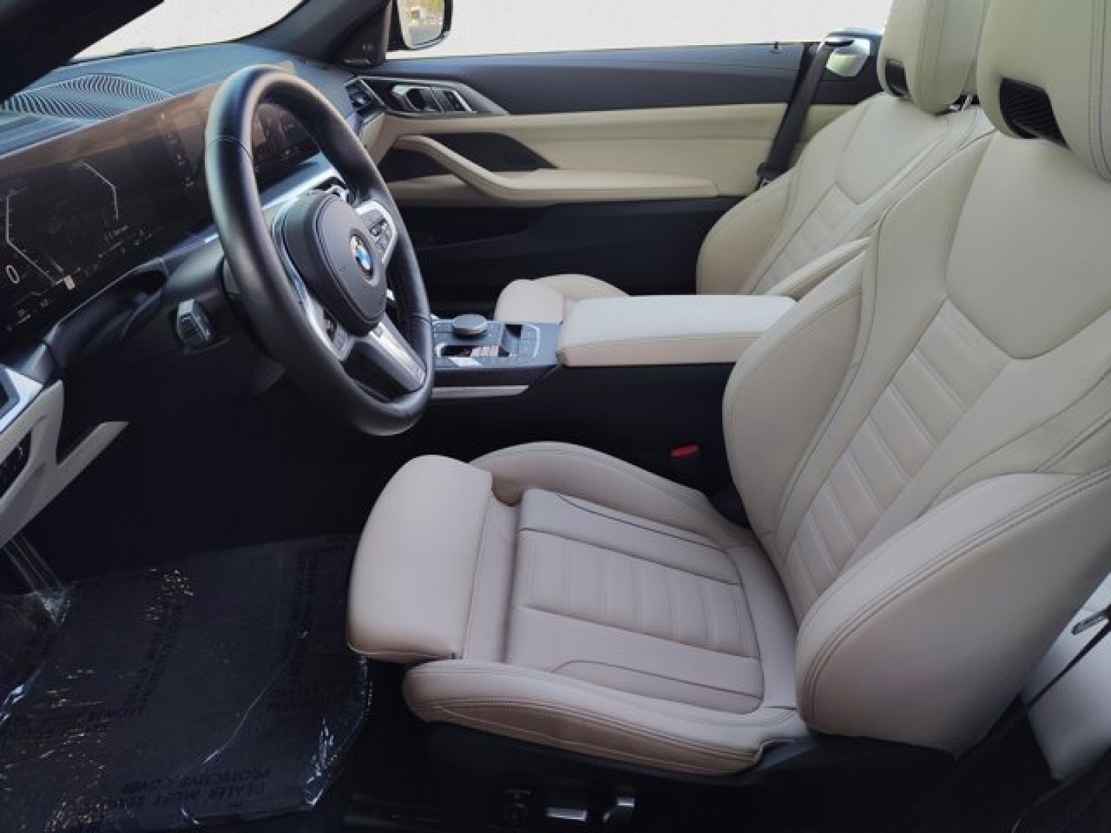 Used 2024 BMW M440i Convertible w/ Premium Package image 11