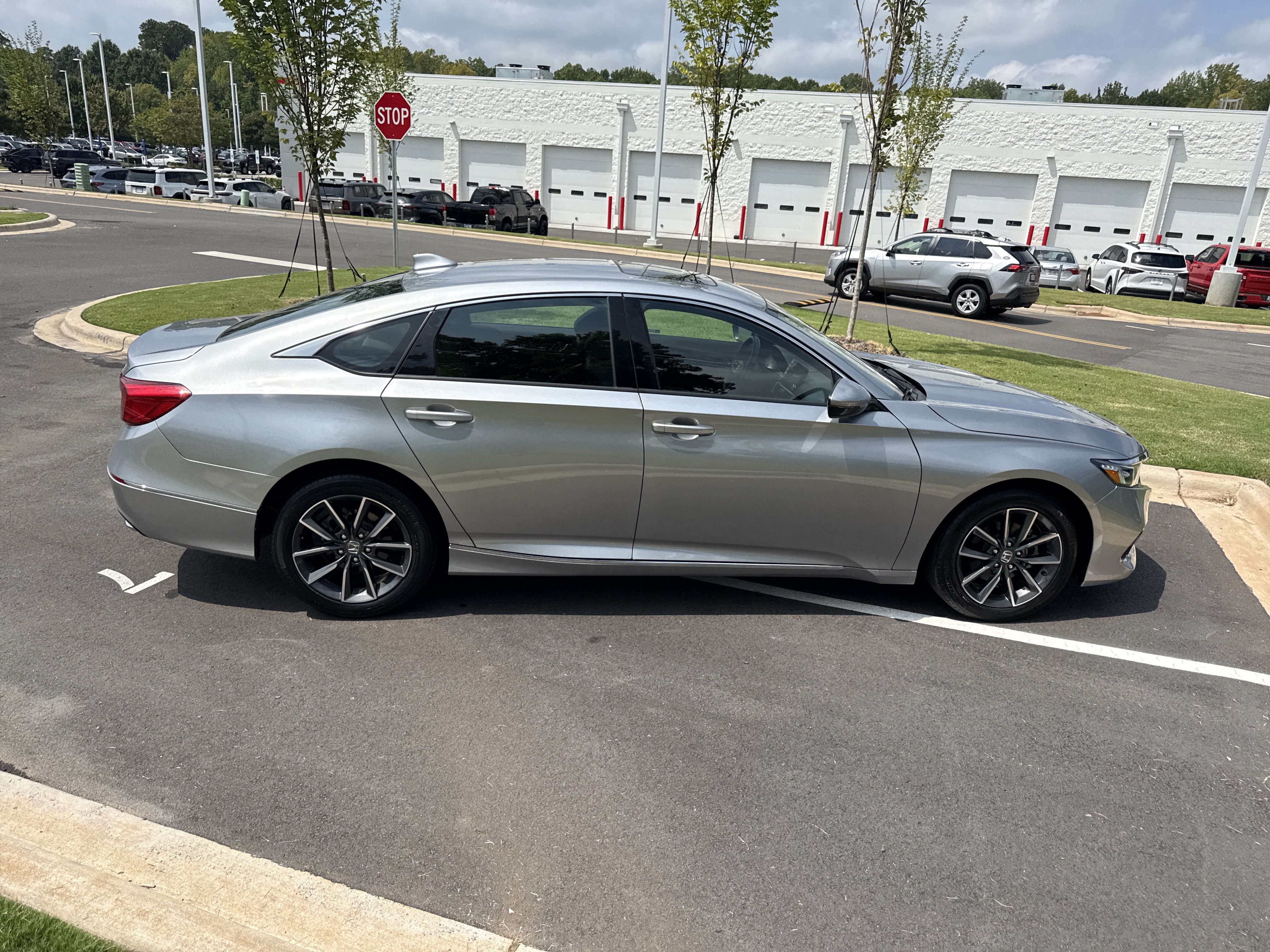 Used 2022 Honda Accord EX-L image 11