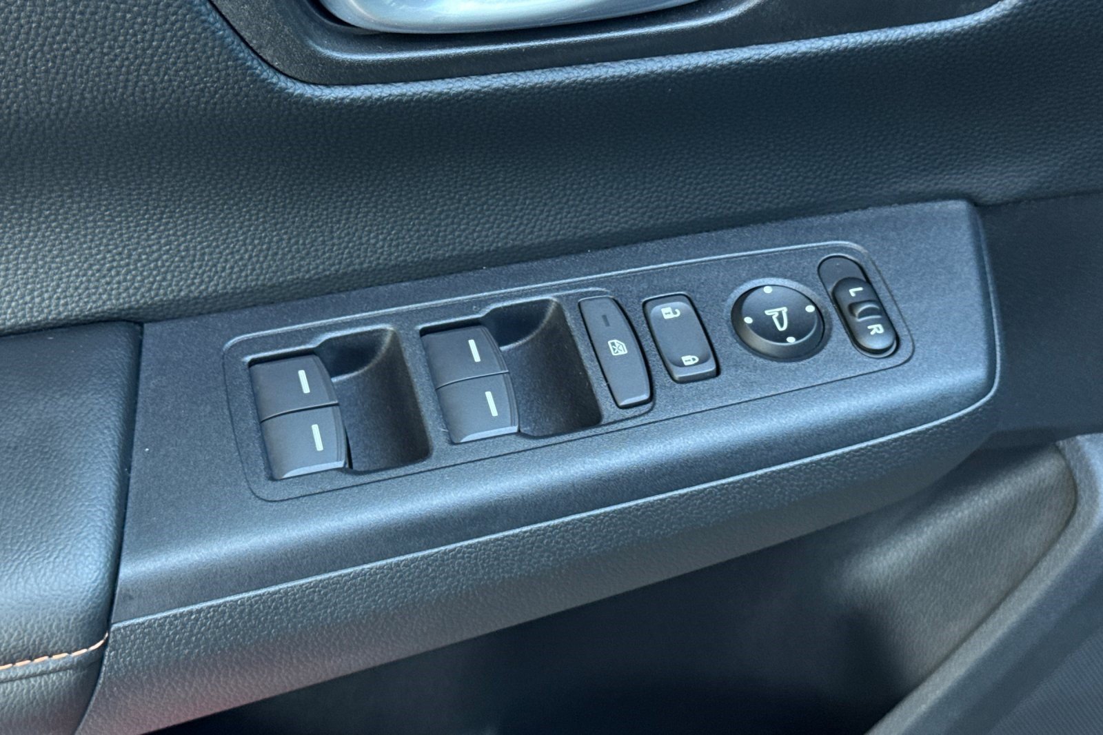 Used 2025 Honda CR-V Sport-L image 13