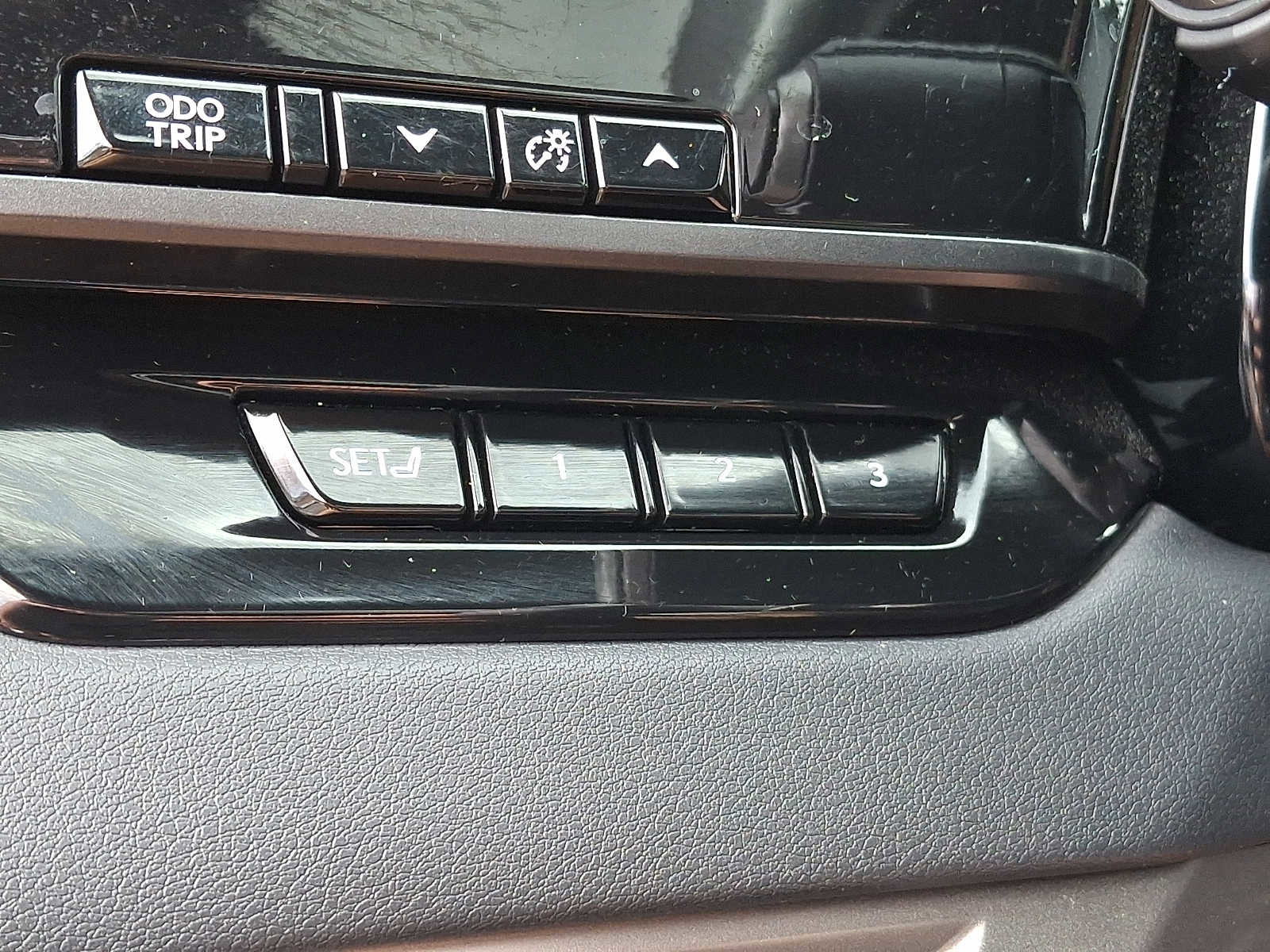 Used 2024 Lexus RX 350 Premium w/ Accessory Package (Z1) image 25