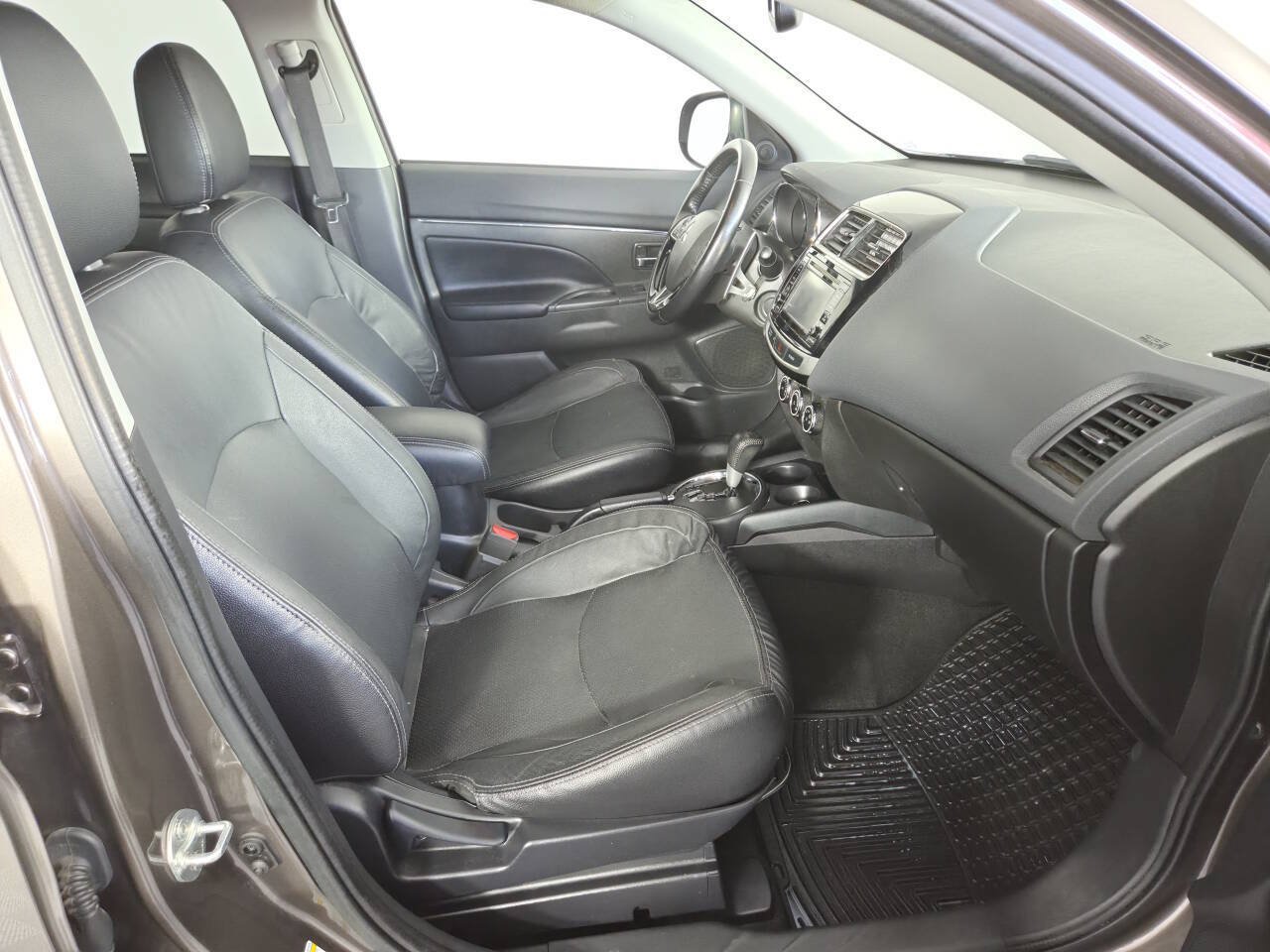 Used 2017 Mitsubishi Outlander Sport SEL AWD/4WD image 30