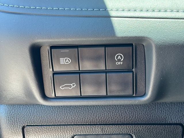 Used 2023 Toyota Highlander XLE FWD image 32