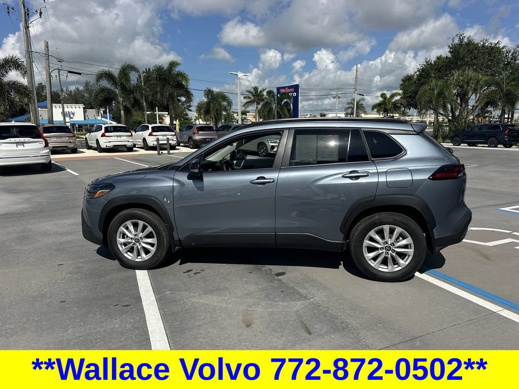 Used 2026 Toyota Corolla Cross LE FWD image 10