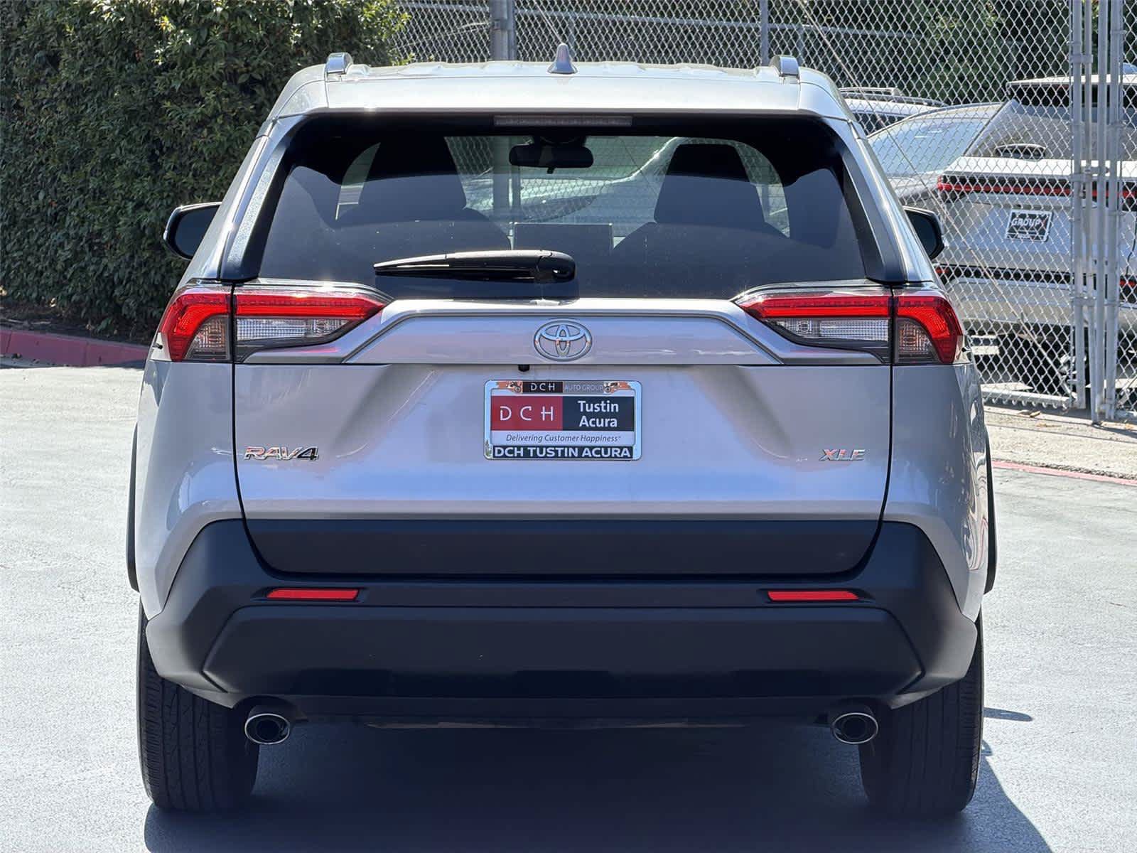 Used 2025 Toyota RAV4 XLE FWD image 6