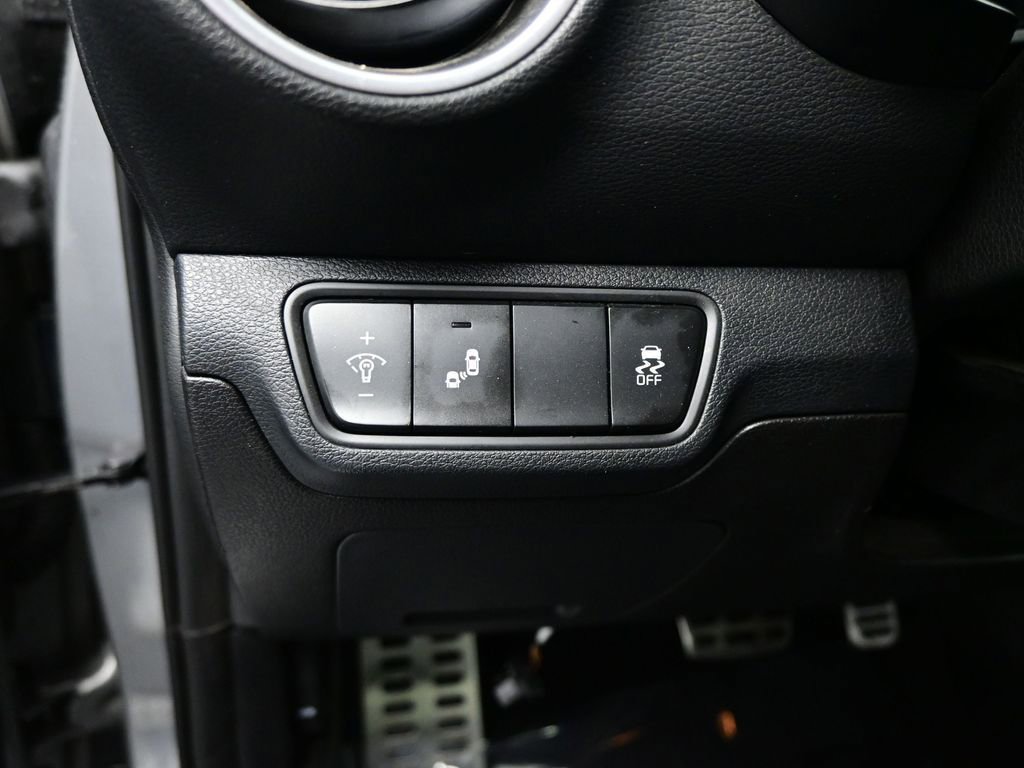 Used 2023 Kia Forte GT-Line w/ GT-Line Technology Package image 11