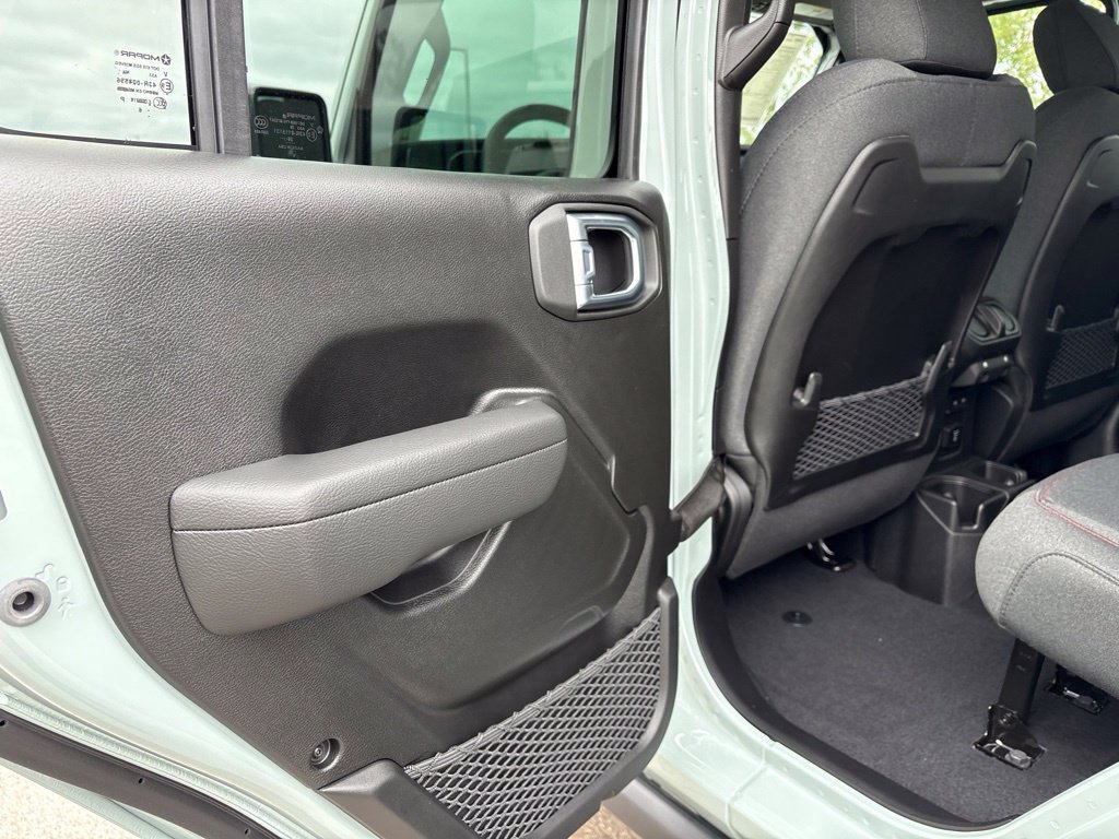 New 2027 Jeep Wrangler Unlimited Rubicon AWD/4WD image 15