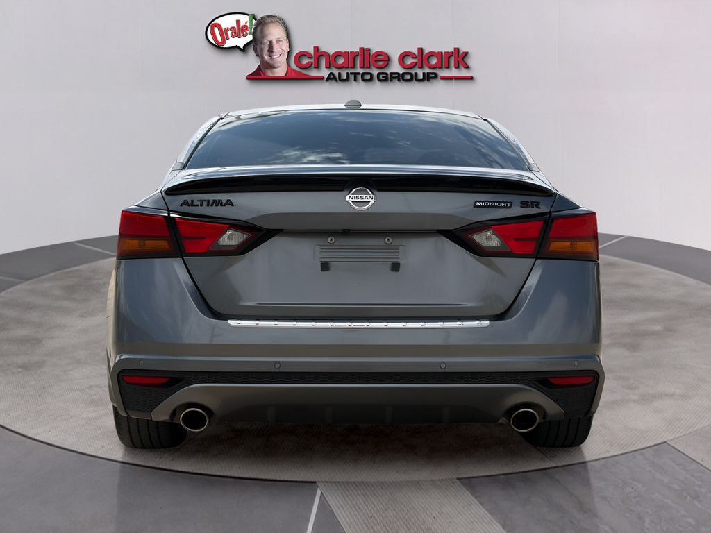 Used 2022 Nissan Altima 2.5 SR w/ Midnight Edition Package FWD image 4